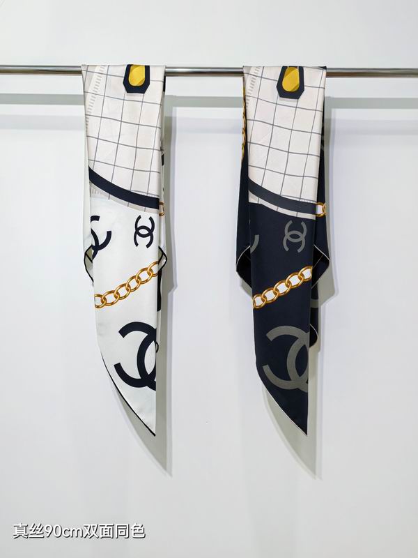Chanel silk scarf 90X90cm E032217